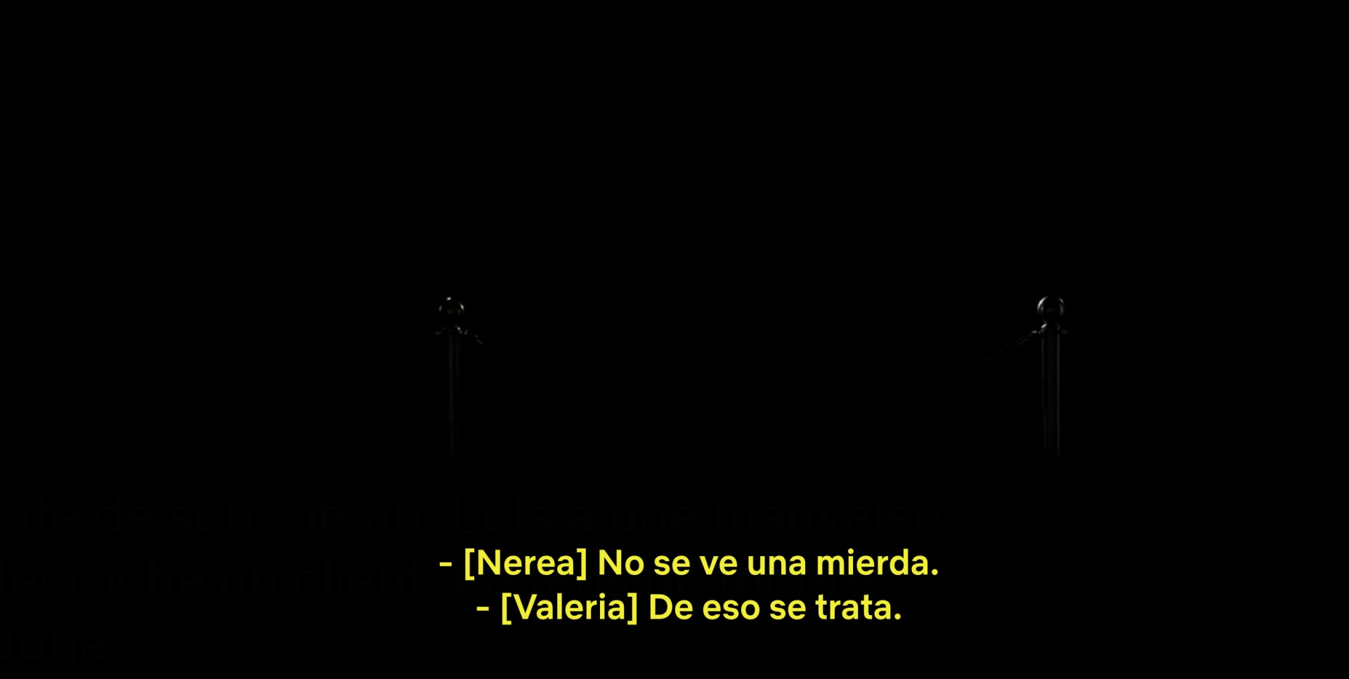 Scène de la saison 2 de la série Netflix Valeria tournée dans le restaurant plongé dans le noir Dans le Noir ? à Madrid