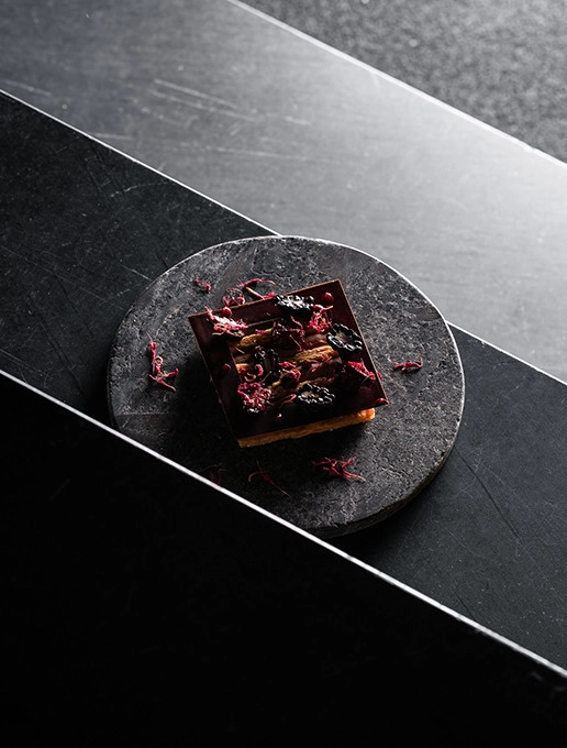 Delicious chocolate dessert served for Valentine's Day at Dans le Noir ?