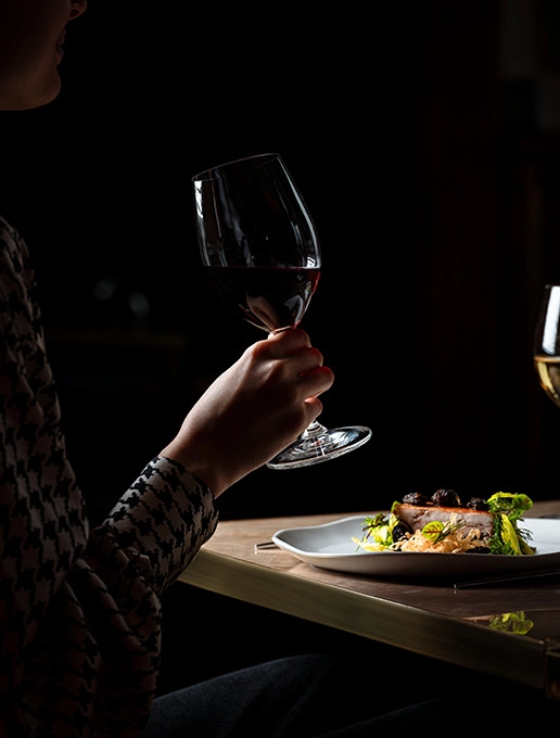 Food and wine pairing tasting during a special Mother’s Day dinner at the Dans le Noir ? restaurant