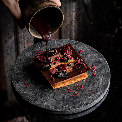 Dessert gourmand pour un enterrement de vie de jeune fille au restaurant Dans le Noir ?