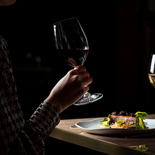 Dîner sensoriel insolite au restaurant Dans le Noir ?