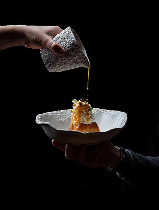 Un dessert onctueux pour célébrer un EVJF au restaurant Dans le Noir ?